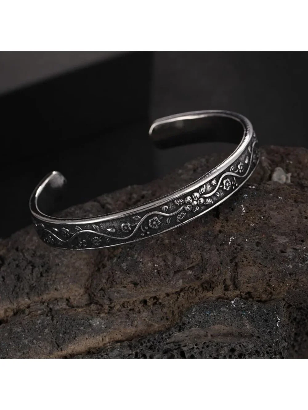 Vintage Floral Cuff Bracelet - Stainless Steel Flower Bangle for Women, Boho